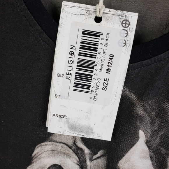 NWT RELIGION London 'We Live In Black' Skull Tattoo Graphic Print Tee size M - Picture 7 of 12